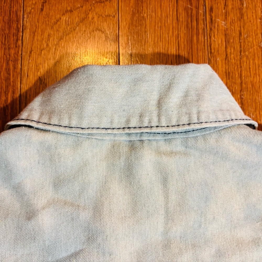 Thrill Light Blue Denim Button Down Shirt Distressed with Patches EUC Size M - Picture 10 of 12